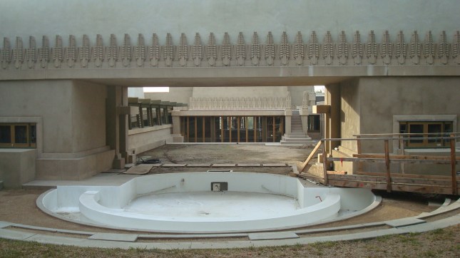 Hollyhock House's central courtyard