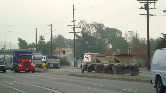SF E2 Tux Trucks Fwy