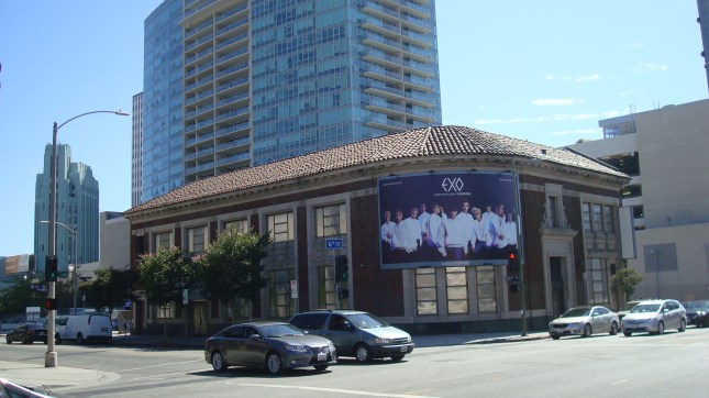 Ktwn 60 Boy Grp Bldg Wilt