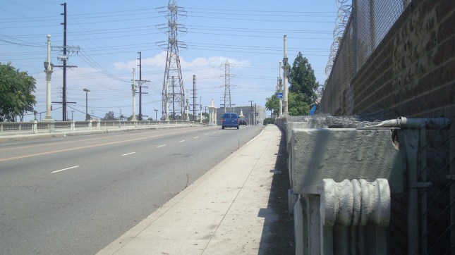 I started walking on the Downtown side of the bridge.
