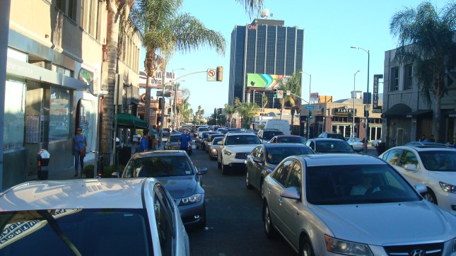 Rush hour on Cahuenga, same day as above.