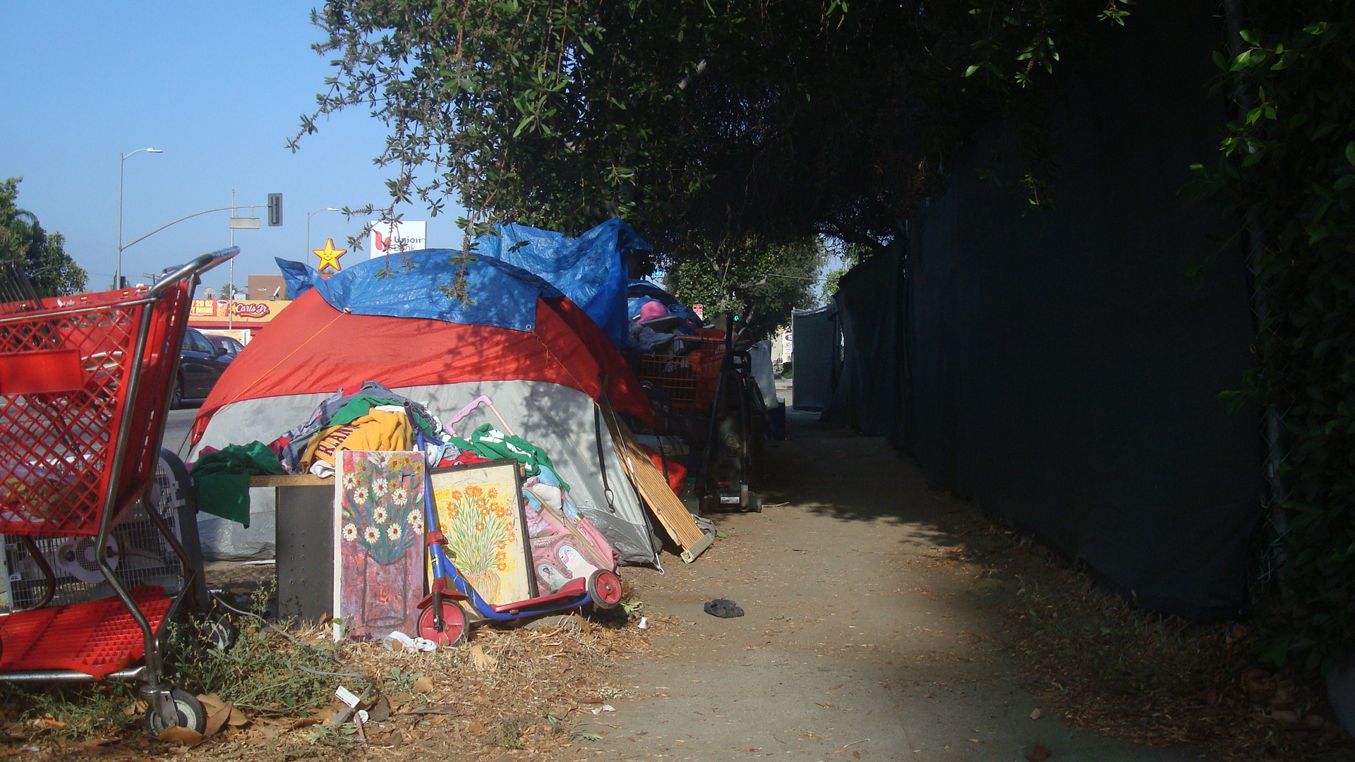 Another shot of the makeshift shelter.