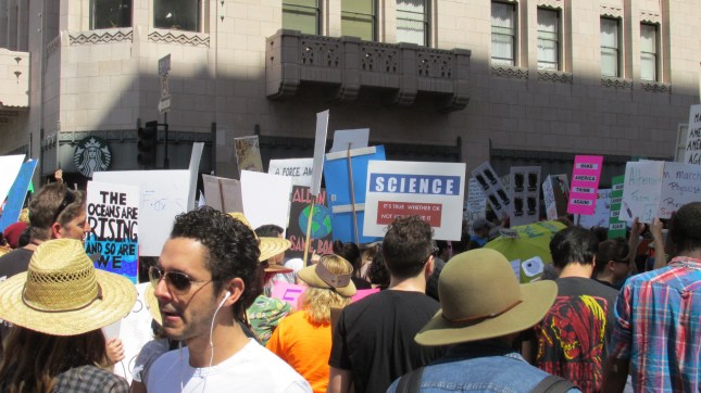 MS 10 Crowd 5th Hill