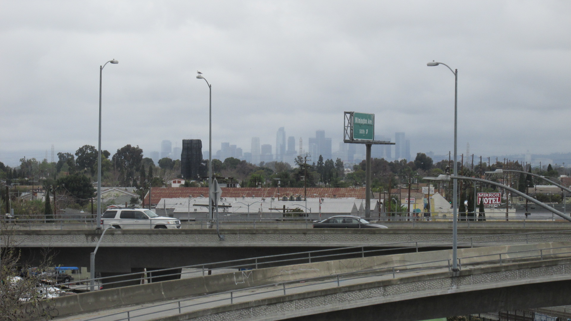Dntn Skyline w Fwy 200314