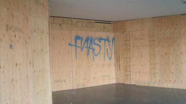 Hlwd Blvd After Protest 200603 Boards