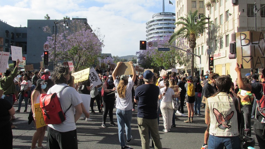 Hlwd Protest Floyd 01 SM